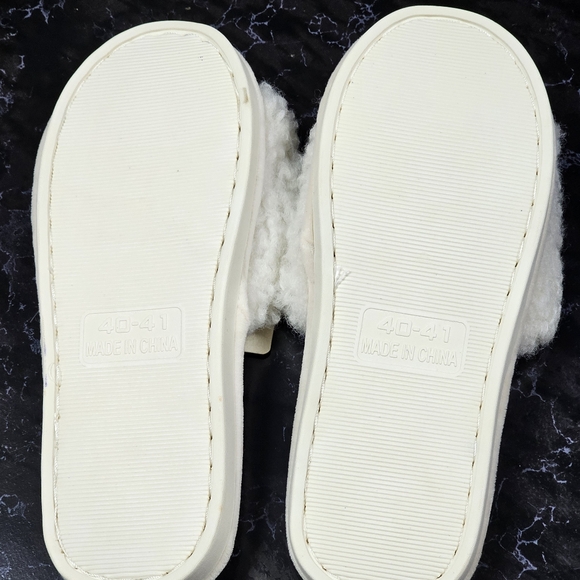 Flower Smiley Face Boucie Slippers Open Toe by Fadivo Size Medium - Picture 3 of 5